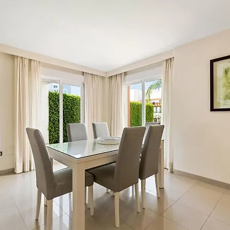 דירה In With Kitchen אסטפונה